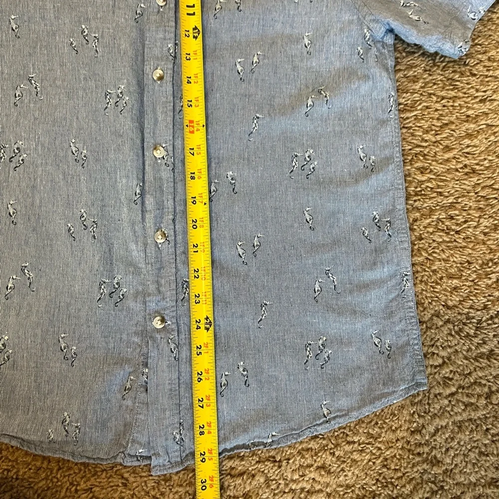 Banana Republic Light Blue Short Sleeve Button-Down Shirt